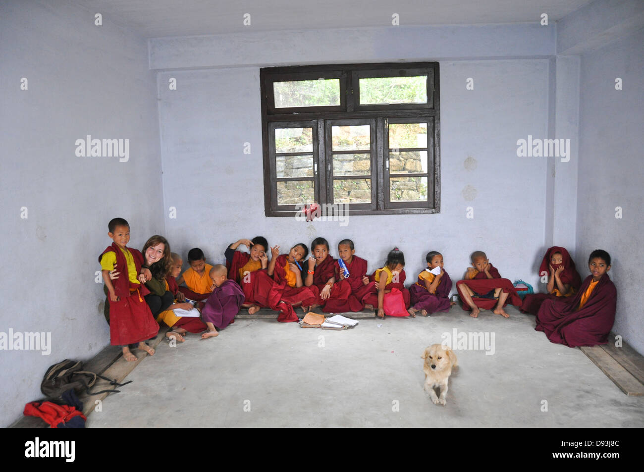 Jungen Novizen in einem Klassenzimmer an einer Schule in Sikkim, Indien Stockfoto