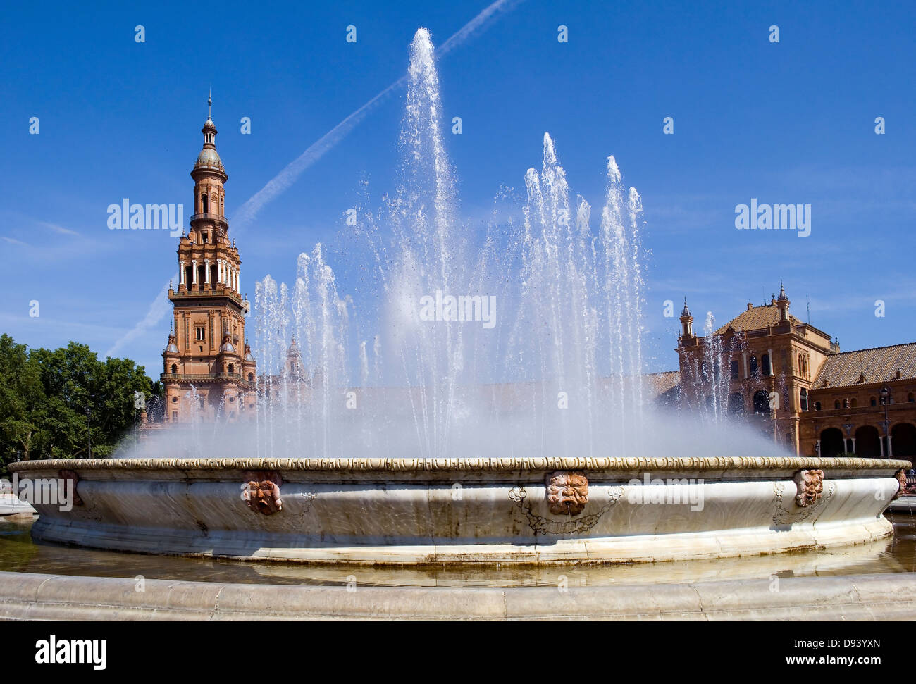 Vicente Traver Brunnen und Turm von der Plaza de Espana in Sevilla, Andalusien, Spanien Stockfoto