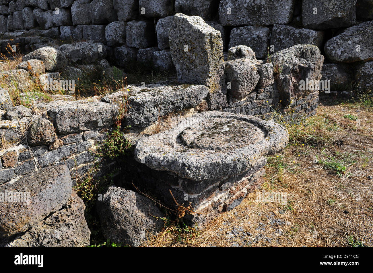 Altar, Nuraghe Santu Antine, in der Nähe von Torralba, Valle dei Nuraghi, Sardinien, Italien Stockfoto