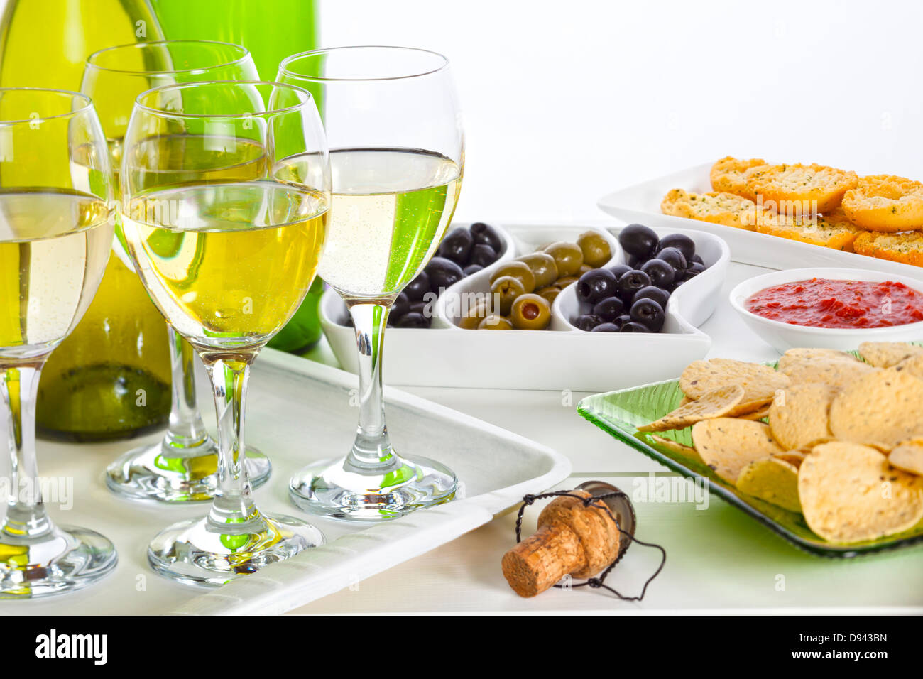 Essen und Wein auf einer Feier buffet Tisch, Textfreiraum. Stockfoto