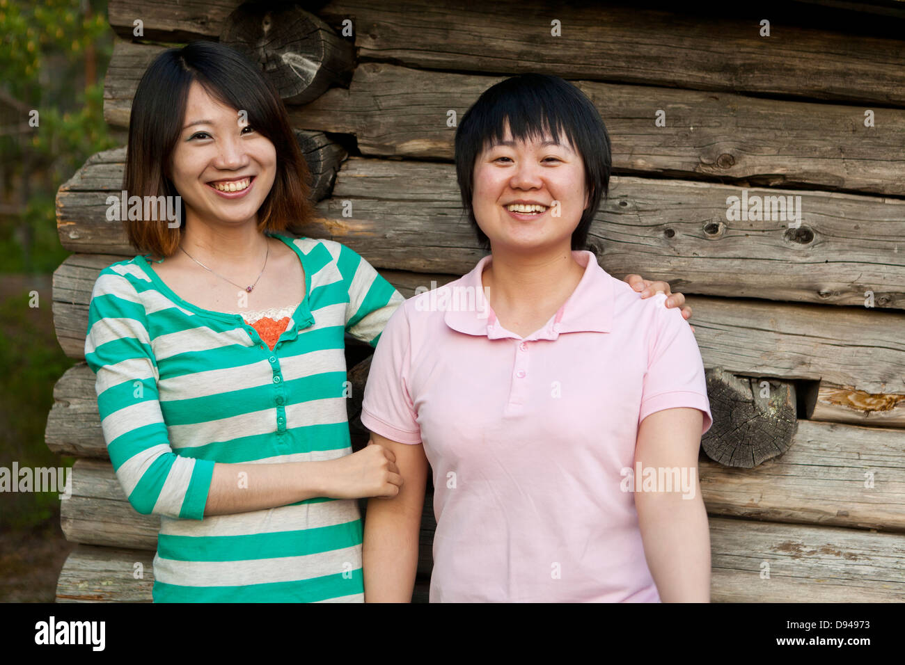 Porträt zweier junger Frauen Stockfoto