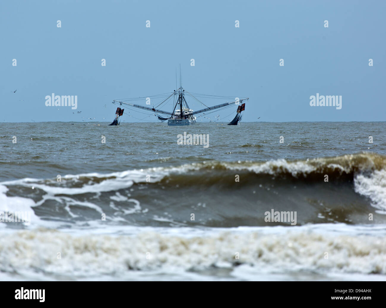 Kommerzielle Trawler Fischen für Garnelen aus Hunting Island, South Carolina Stockfoto