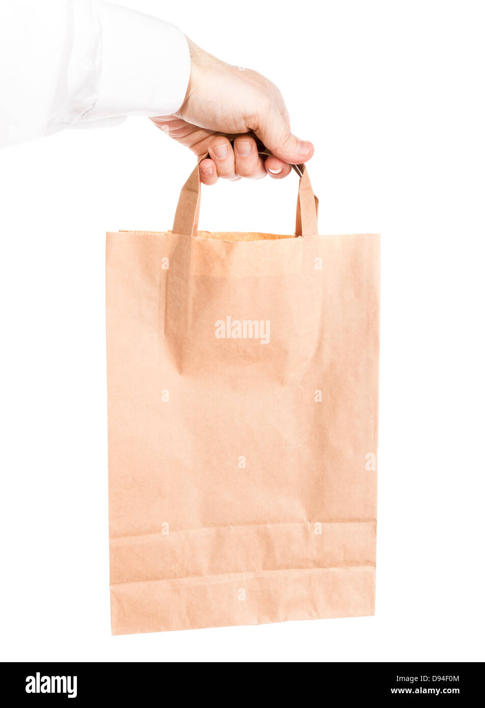 Moderne Einkaufsmöglichkeiten Papiertüte in männlicher Hand isoliert auf weiss Stockfoto