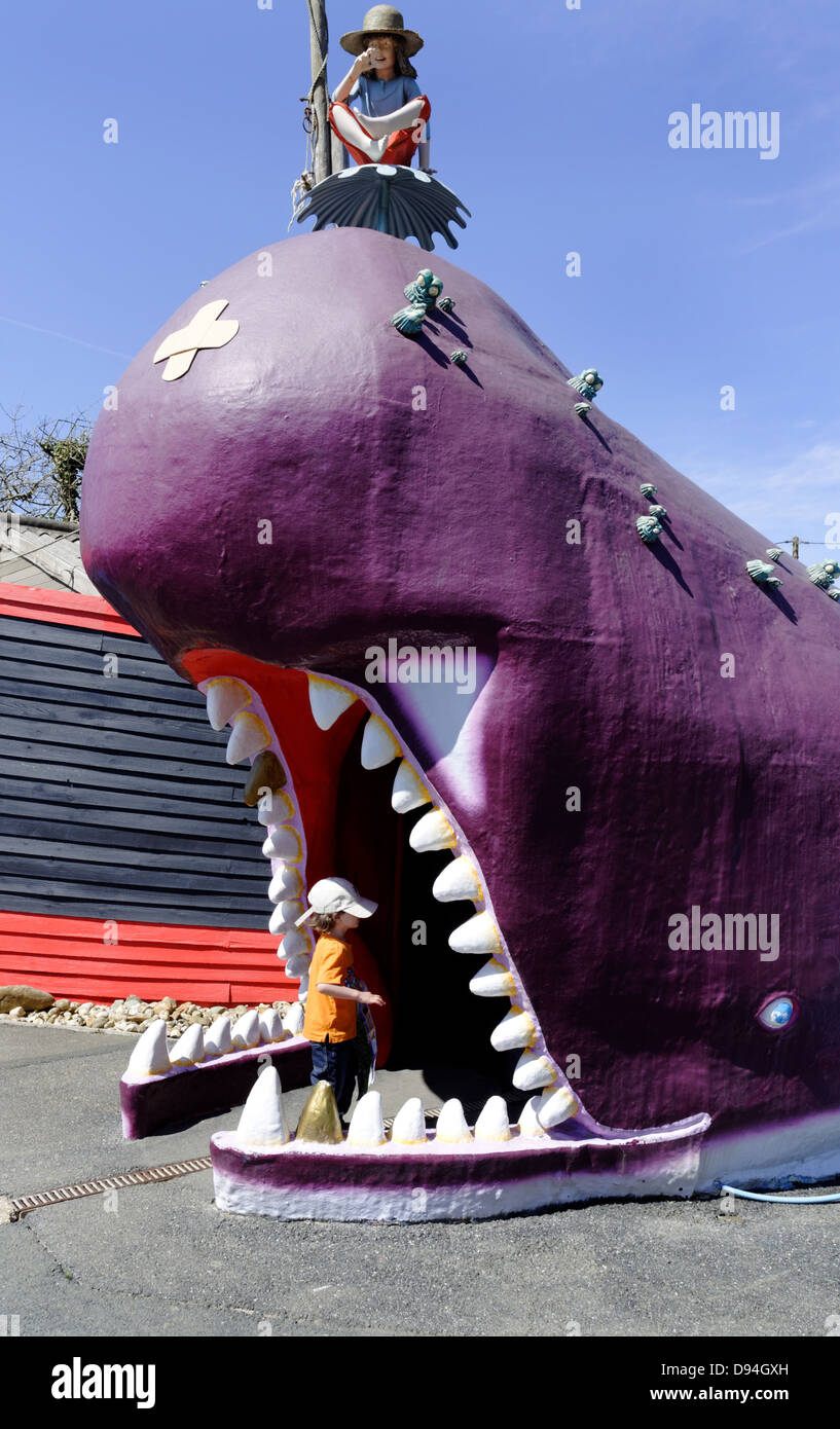 Riesiger Wal, Blackgang Chine, Fantasy Park, Isle of Wight, England, UK, GB. Stockfoto