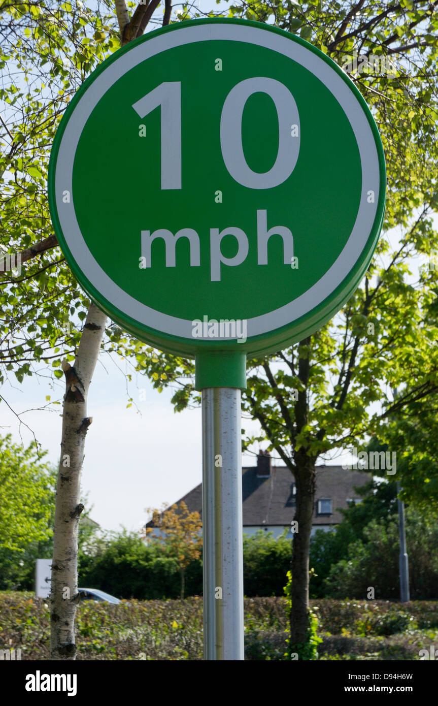 Ein 10 km/h-Schild. Stockfoto
