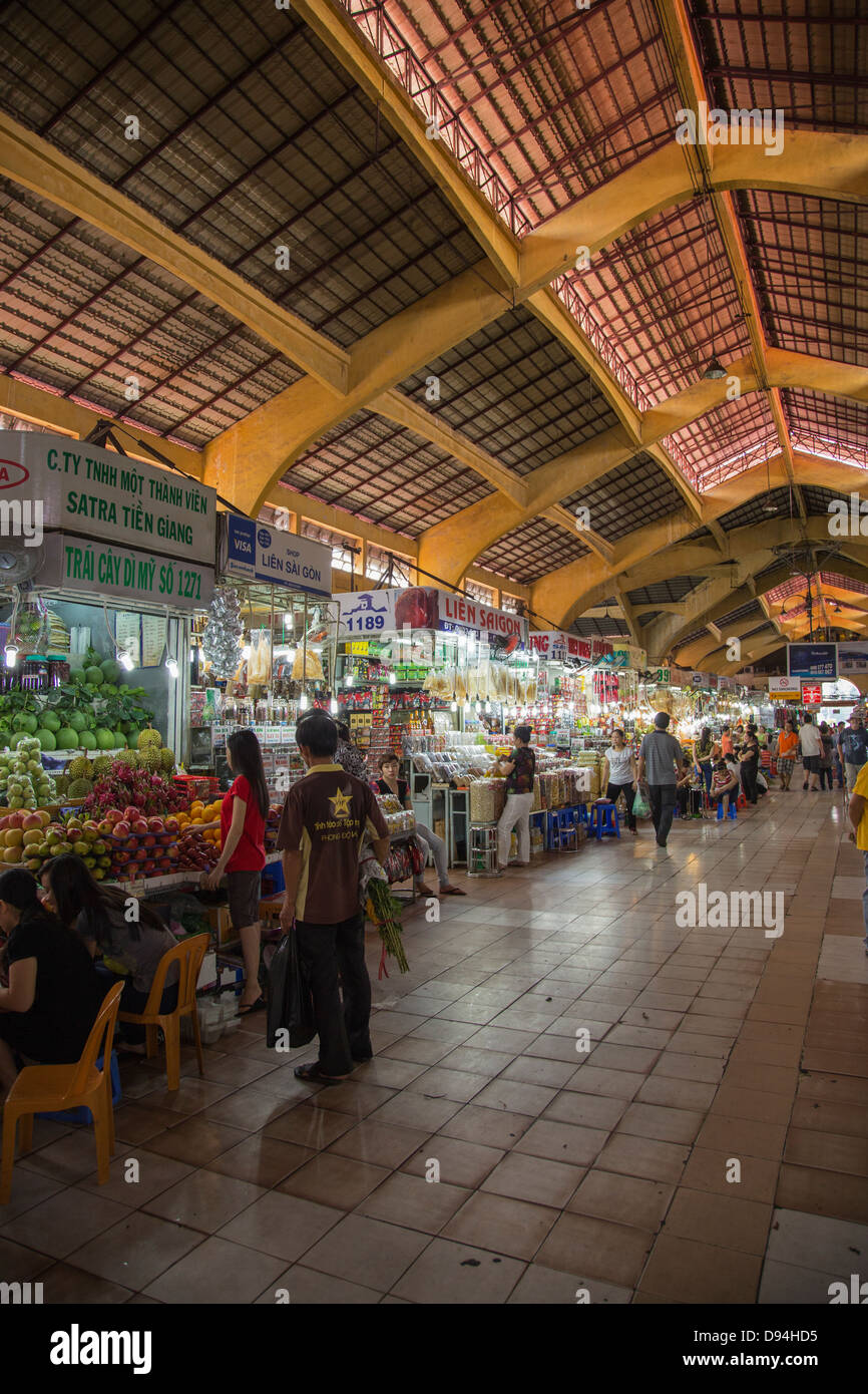 Ben Thanh Market ist ein großer Marktplatz im District 1 von Saigon. Der Markt ist eines der bekanntesten Bauwerke der ci Stockfoto