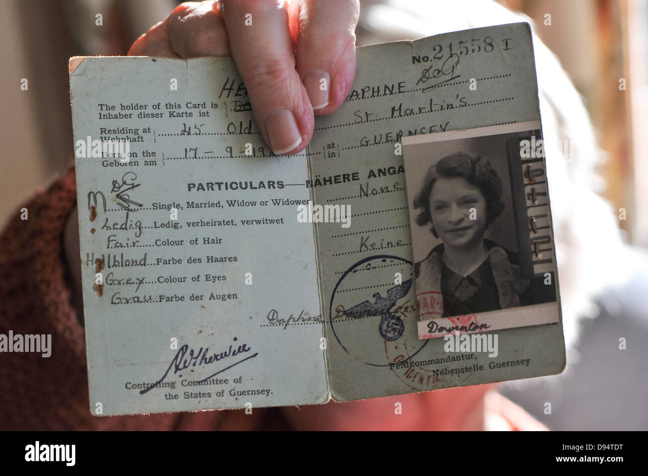 eine nationale Identität Registrierungskarte WW2 für Guernsey Stockfoto