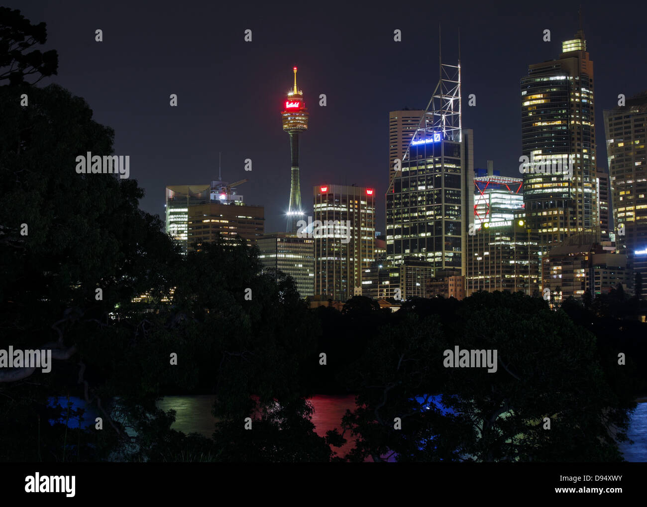 Wolkenkratzer in der Nacht, die Bestandteil der Skyline von Sydney, Australien Stockfoto