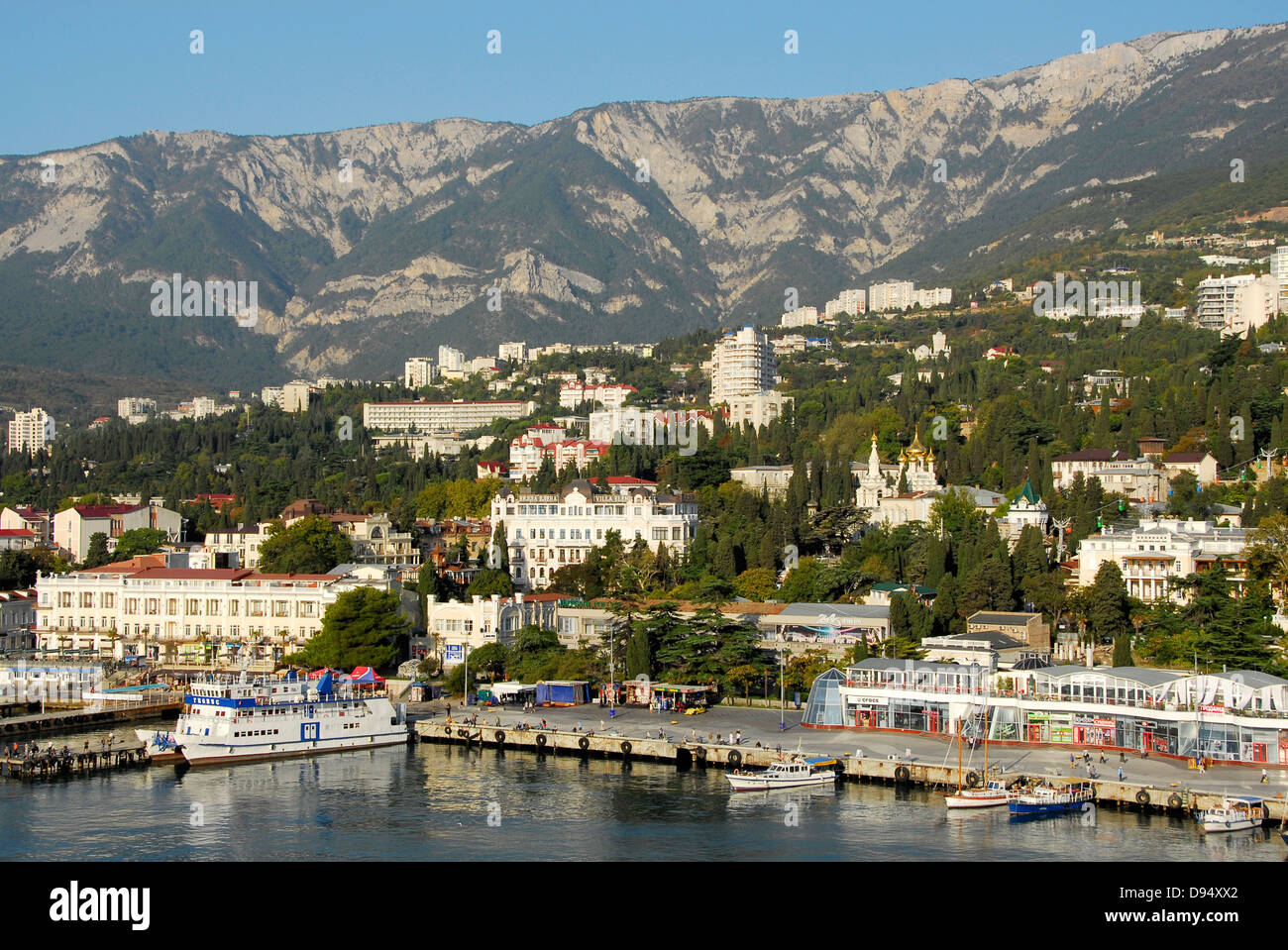 Die Hafenstadt Stadt Jalta, Krim am Schwarzen Meer. Stockfoto