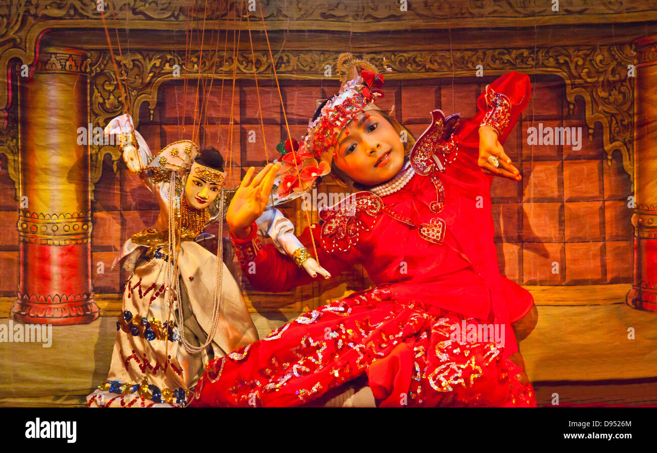 PUPPENSPIEL ist eine uralte Kunst, die das MANDALAY-Marionetten-THEATER lebendig - zu halten, MANDALAY, MYANMAR Stockfoto