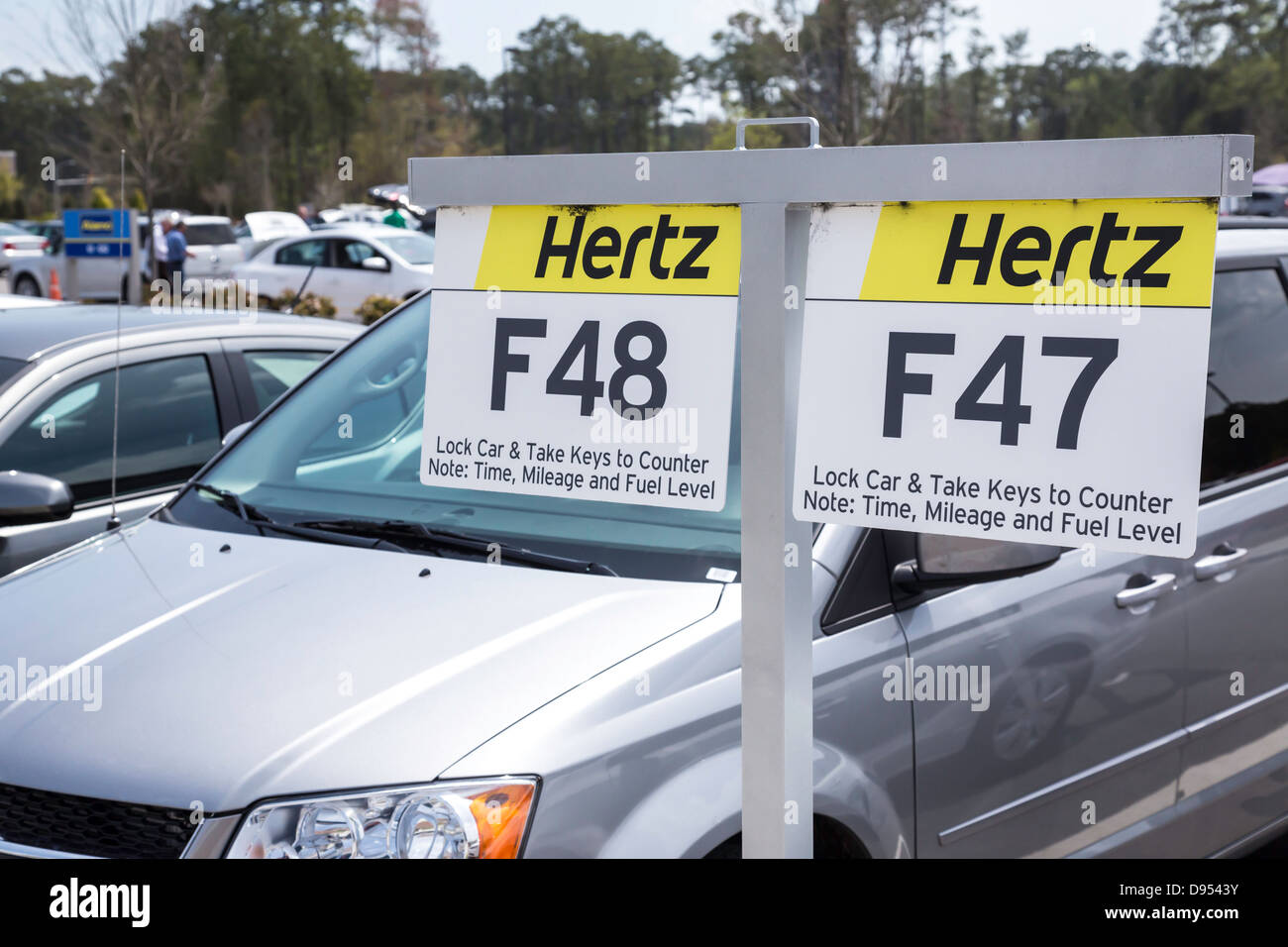 Hertz Autovermietung Auto Schild am internationalen Flughafen Myrtle Beach, SC Stockfoto