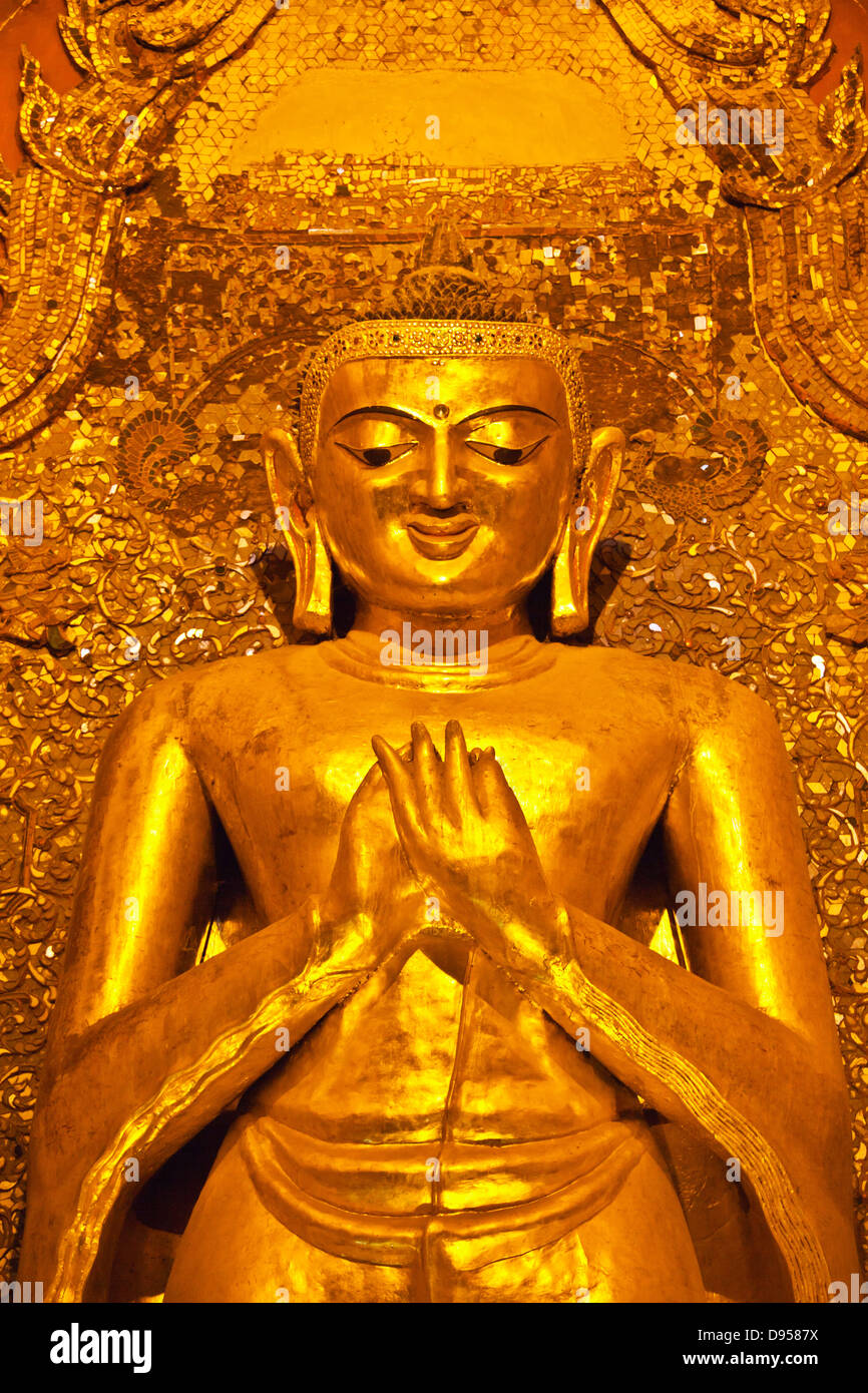 Ein 11. Jahrhundert Vergolder 31 Fuß hohen stehenden BUDDHA bei ANANDA PAYA oder Tempel, erbaut von König Kyanzittha um 1100 - Tasche Stockfoto