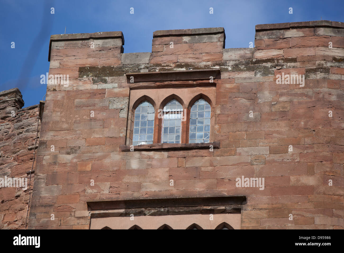 Tamworth Castle mit verbleitem gewölbte Fensterdetails. Stockfoto