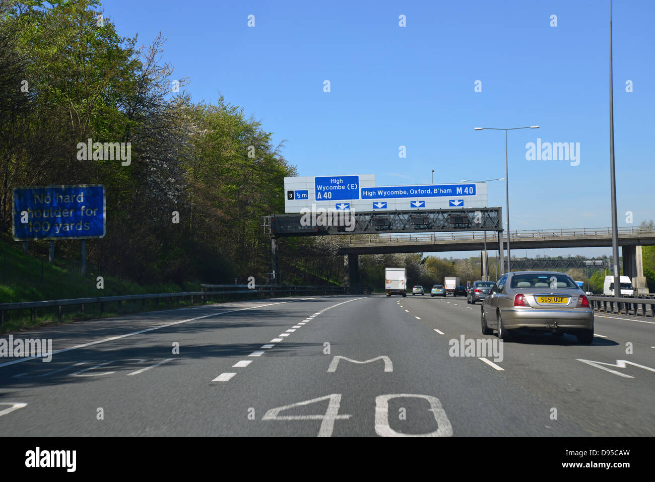 Ausfahrt für Junction 1 auf Autobahn M40, Buckinghamshire, England, Vereinigtes Königreich Stockfoto