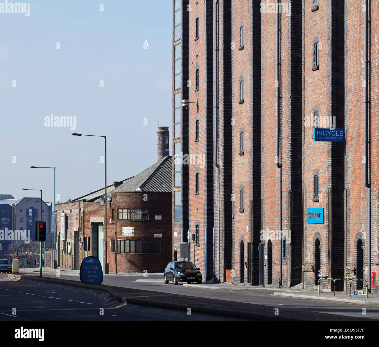 Camp und Ofen, Liverpool, Vereinigtes Königreich. Architekt: FWMA + & lächelnd Wolf, 2012. Straßenansicht der baltischen Dreieck. Stockfoto