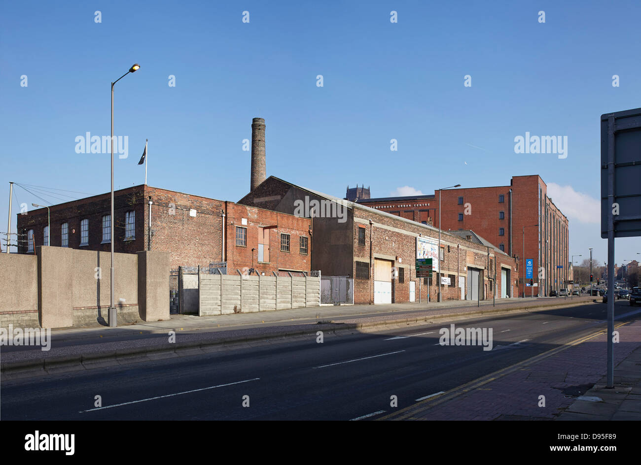 Camp und Ofen, Liverpool, Vereinigtes Königreich. Architekt: FWMA + & lächelnd Wolf, 2012. Straßenansicht des baltischen Dreiecks. Stockfoto
