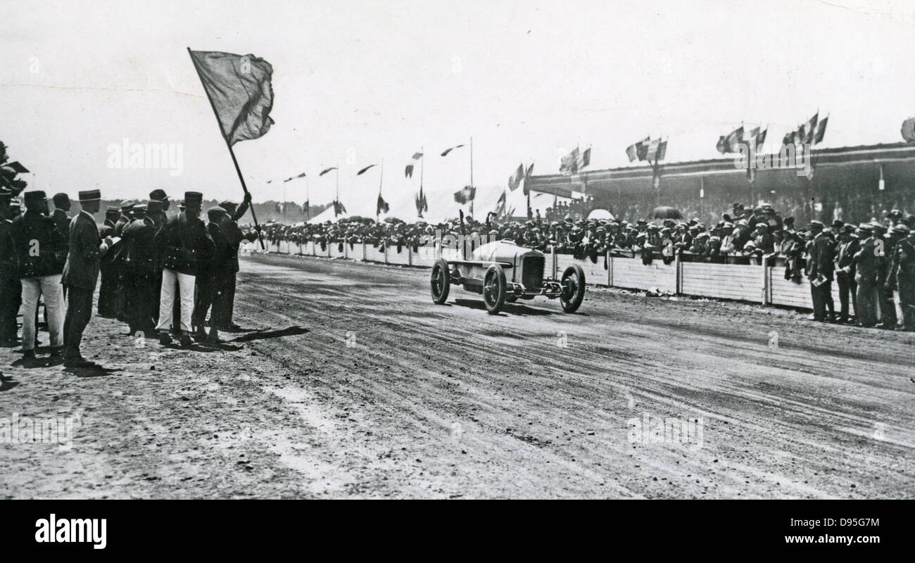 GROßER Preis von Frankreich Le Mans 25. Juli 1921. Duesenberg angetrieben von Jimmy Murphy mit Reiten Mechnic Ernie Olsen zu gewinnen Stockfoto