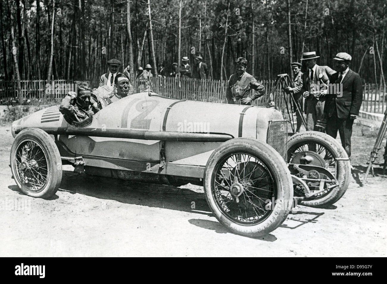 GROßER Preis von Frankreich Le Mans 25. Juli 1921. Sieger Jimmy Murphy sitzt rechts mit Reiten Mechaniker Ernie Olson in ihre Duesenberg Stockfoto