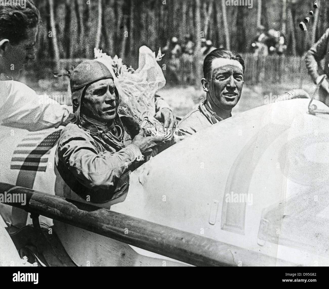 GROßER Preis von Frankreich Le Mans 25. Juli 1921. Sieger Jimmy Murphy auf der rechten Seite in seine Duesenberg mit seinen Reiten Mechaniker Ernie Olson. Stockfoto