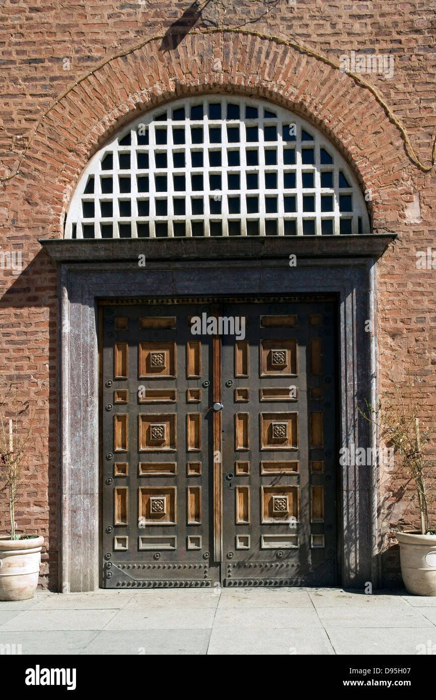 Tür von Sveta Sofia, Sofia Kirche Saint in Sofia, Bulgarien Stockfoto