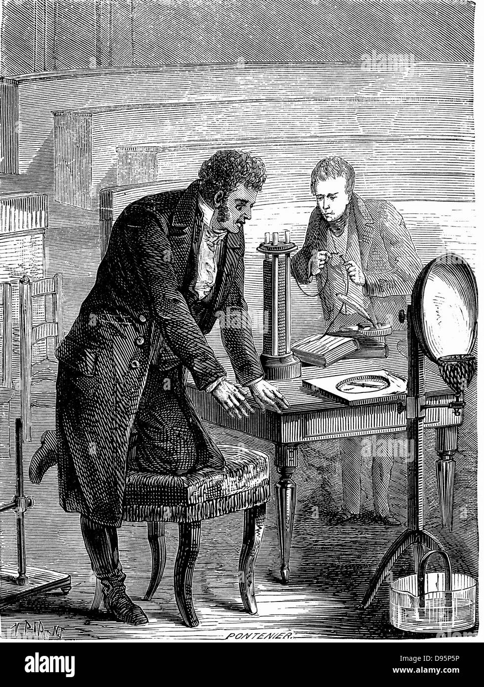 Hans Christian Oersted (1777-1851) deutscher Physiker, die Entdeckung, die  elektrischen Strom hat einen Einfluss auf die magnetische Nadel. Holzstich  c 1880 Stockfotografie - Alamy