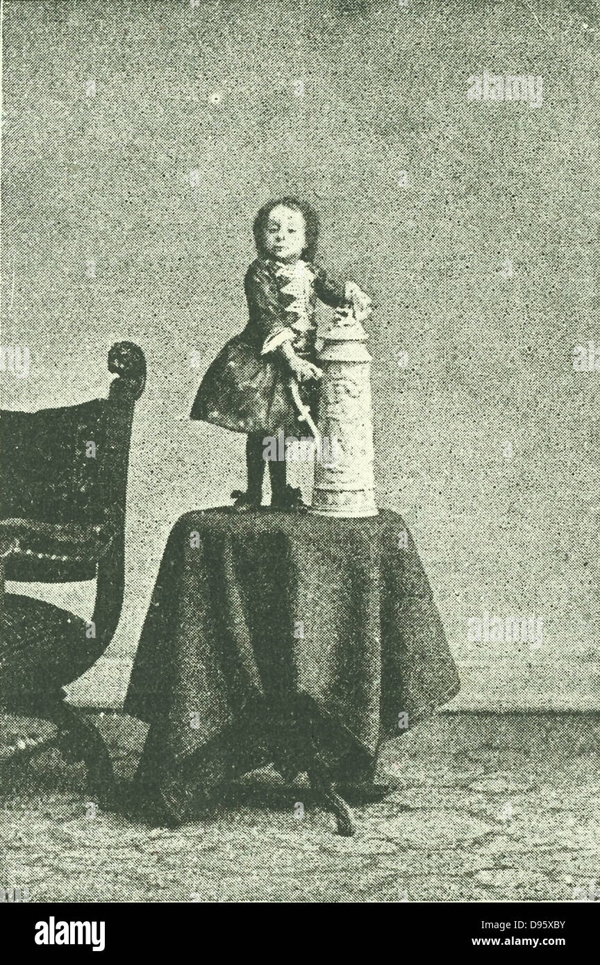 Fürstin Pauline: Pauline Munsters (1876-1895) holländische Zwerg behauptete die kleinste Frau zu sein, überhaupt gelebt haben. Ihre post mortem zeigte ihr auf 61,2 cm (24 Zoll) groß sein. Halbton aus einem Foto. Stockfoto