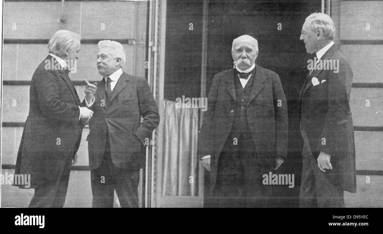 Pariser Friedenskonferenz, die auf der Versailler Vertrag (1919) nach Ende des Zweiten Weltkriegs l. Treffen zwischen Premierminister, Orlando (Italien), Lloyd George (GB), Georges Clemenceau (Frankreich) und Präsident Woodrow Wilson (USA). Stockfoto