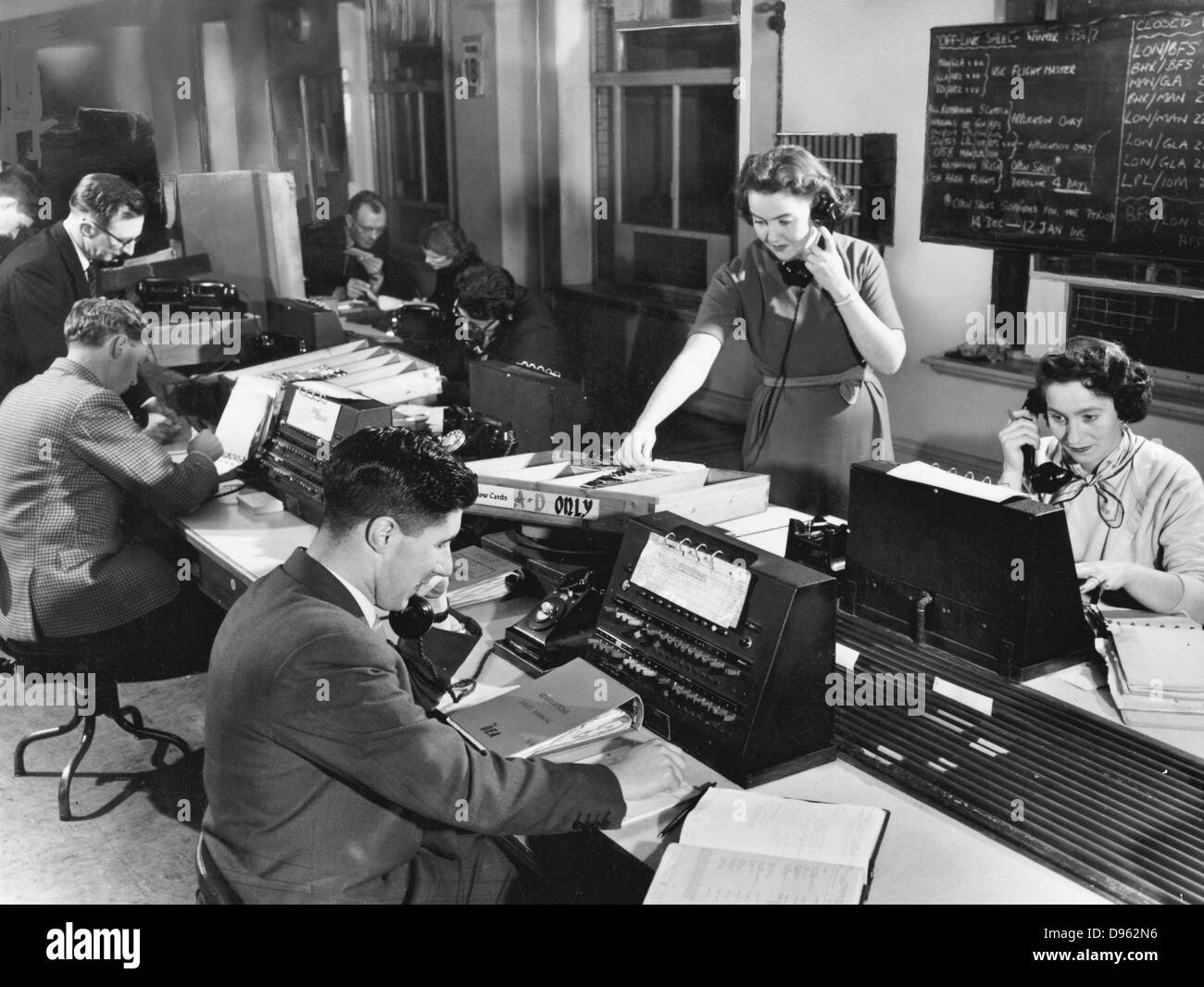 Lied von den Wolken - Telefonzentrale, 1956 Stockfoto
