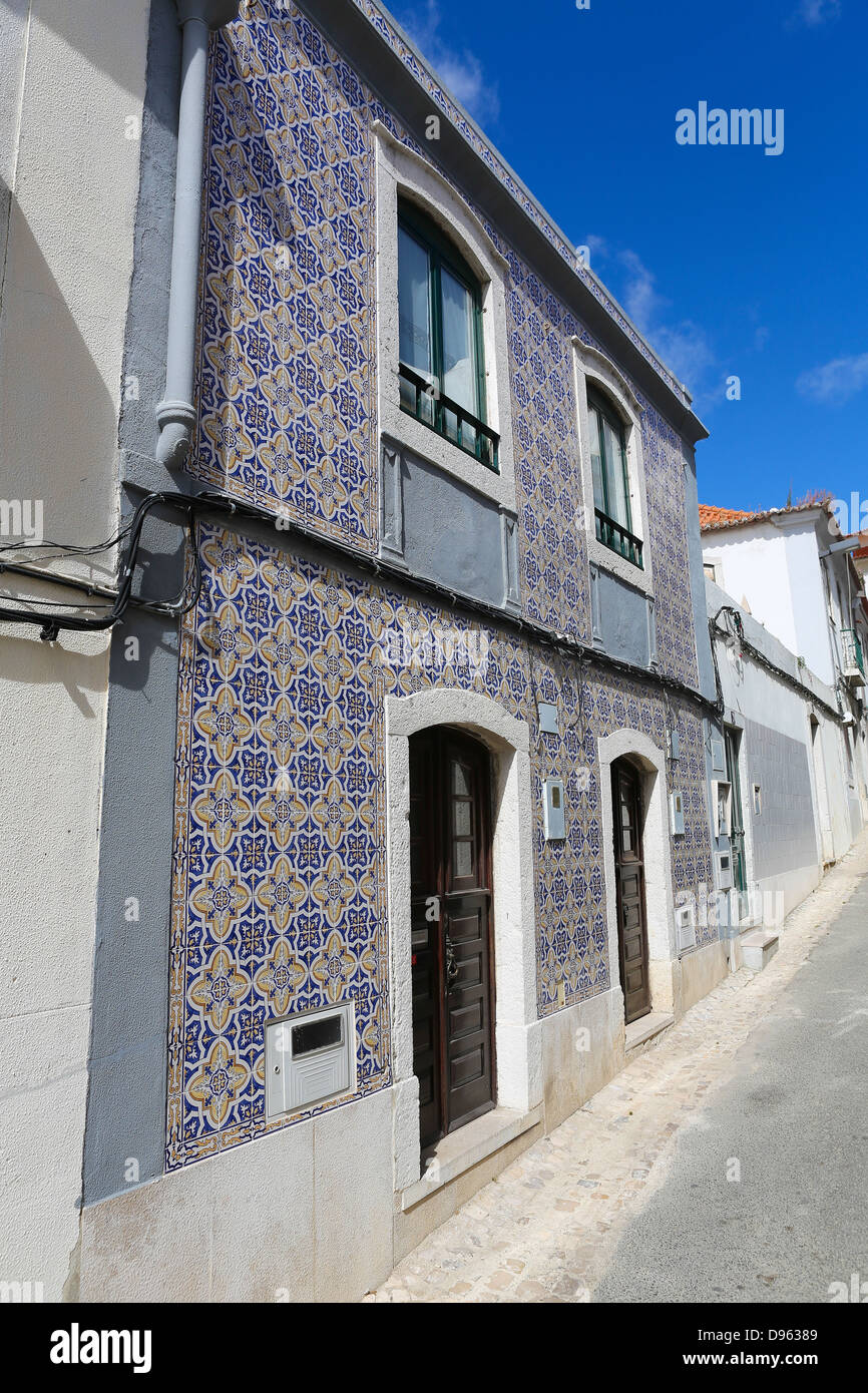 Typische maurische Architektur in Sesimbra, Portugal Stockfoto