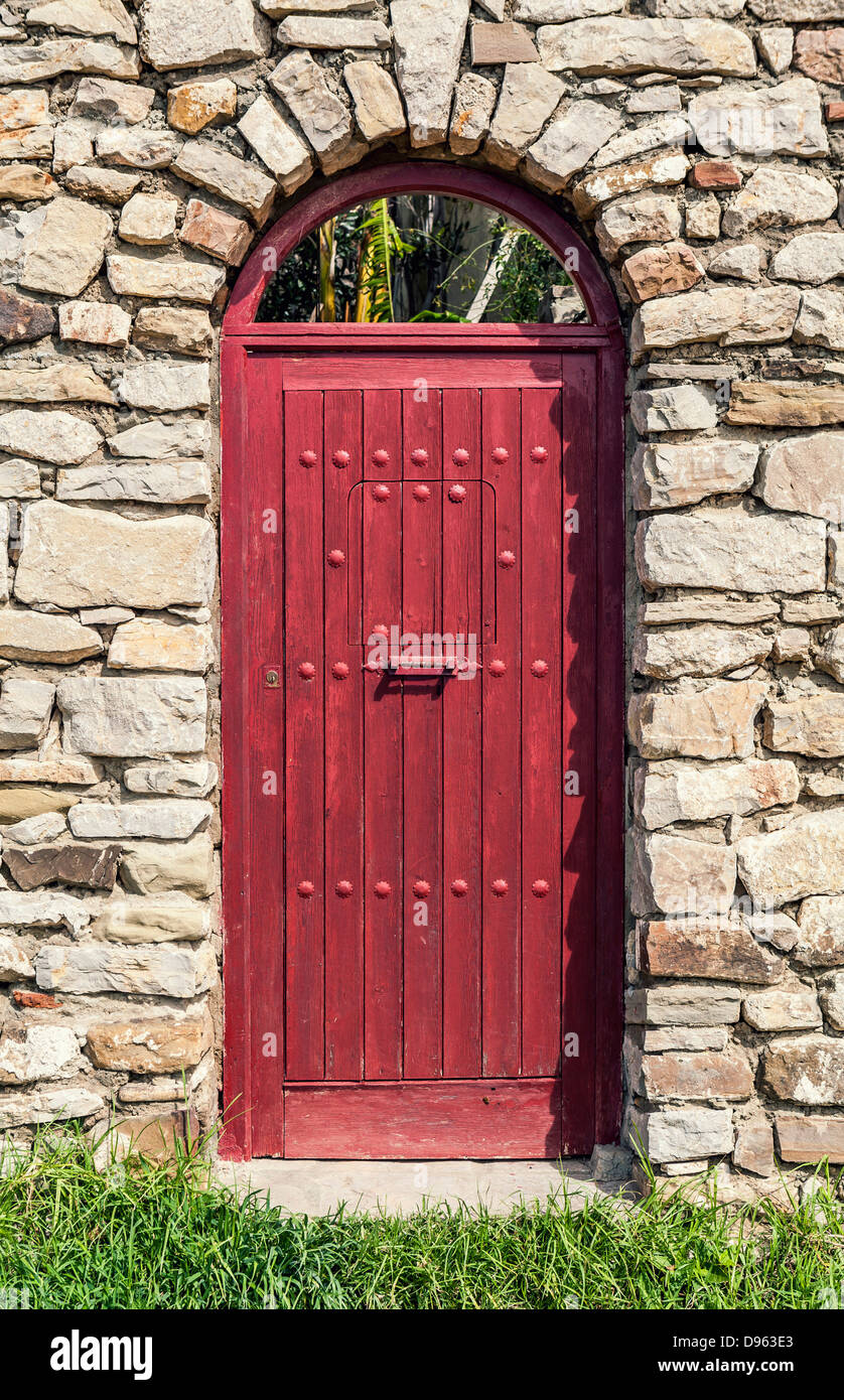 Spanien, rote Farbe Steinmauer, Nahaufnahme Stockfoto