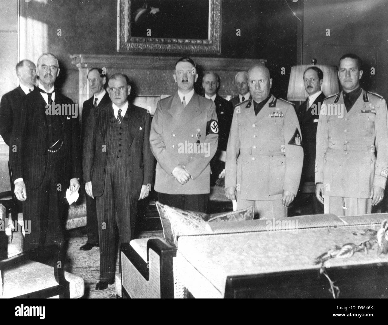 Peace Conference, München, Septemebr 1838: von links nach rechts: Neville Chamberlain (Großbritannien) Edouard Daladier (Frankreich) Adolf Hitler (Deutschland) Benito Mussolini (Italien) und Graf Ciano (Italien) Stockfoto