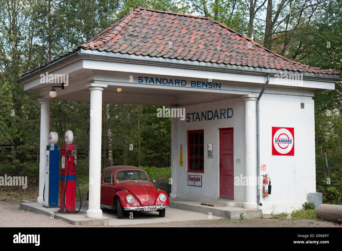 Norwegische Freilichtmuseum: historische Tankstelle Stockfoto