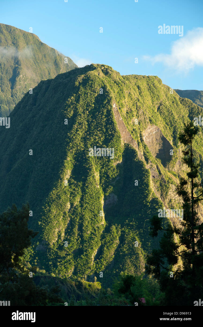 Landschaft des Cirque de Salazie Caldera auf der französischen Insel La Réunion im Indischen Ozean. Stockfoto