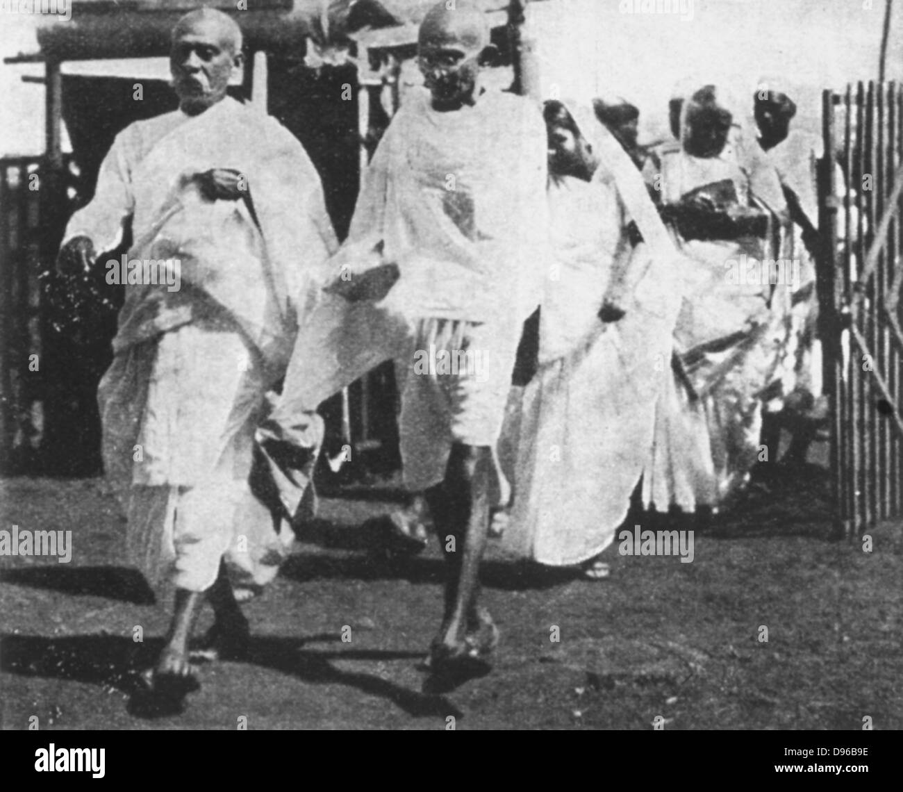 Mohondas Karamchand Gandhi (1869-1948), bekannt als Mahatma (große Seele). Indische nationalistischen Führer. Gandhi auf dem Weg zum Kongress, 1932 Stockfoto