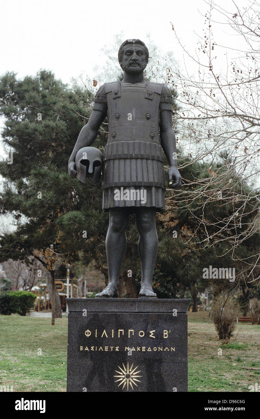 Philipp II. von Makedonien (382-336 v. Chr.) der Vater von Alexander dem Großen. Statue Philip in Schutzkleidung und Helm. Thessaloniki Stockfoto
