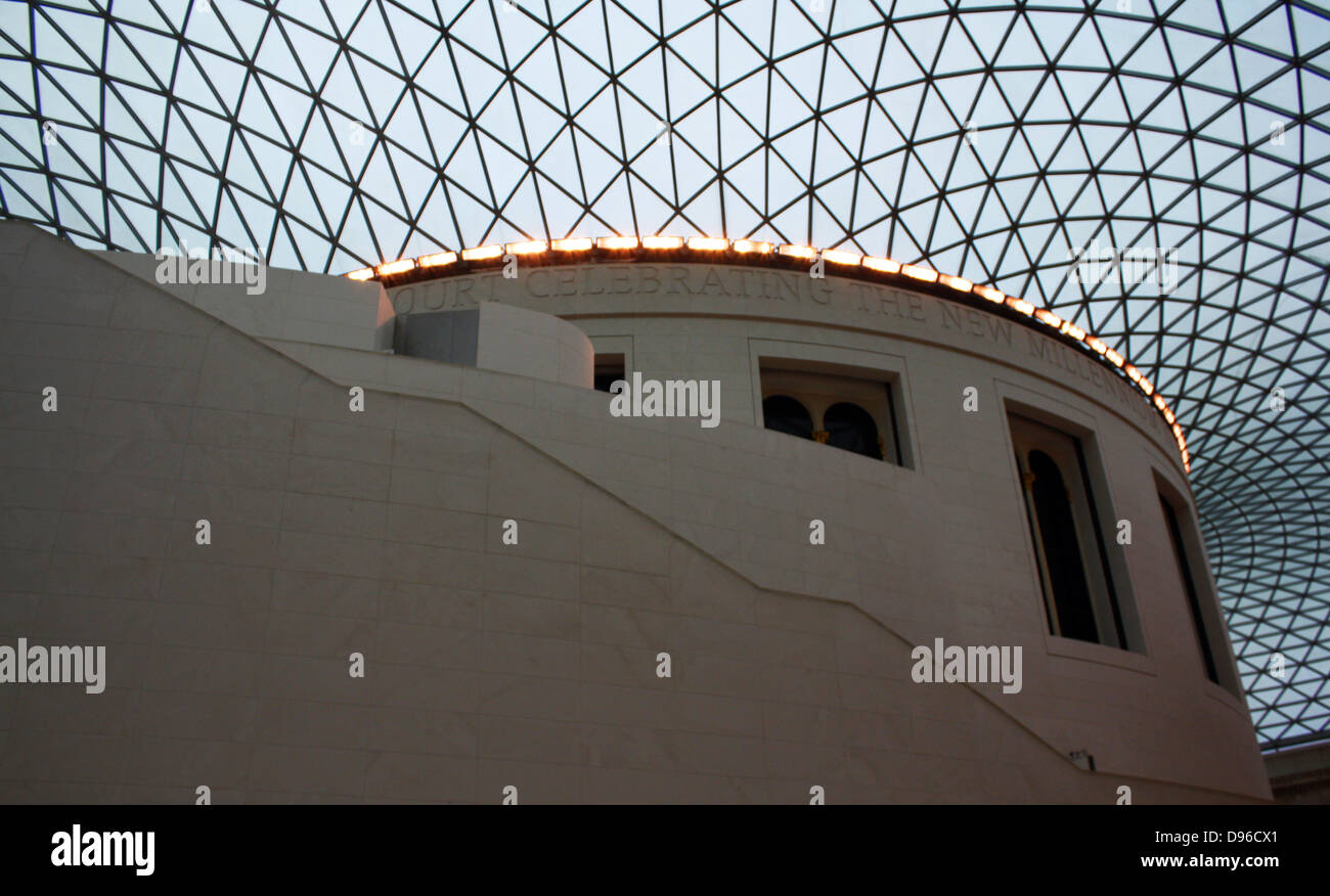 Queen Elizabeth II Great Court des British Museum, Großbritannien. Durch fördert und Partner konzipiert und im Jahr 2000 AD eröffnet. Europas größter Überdachter öffentlicher Platz. Stockfoto