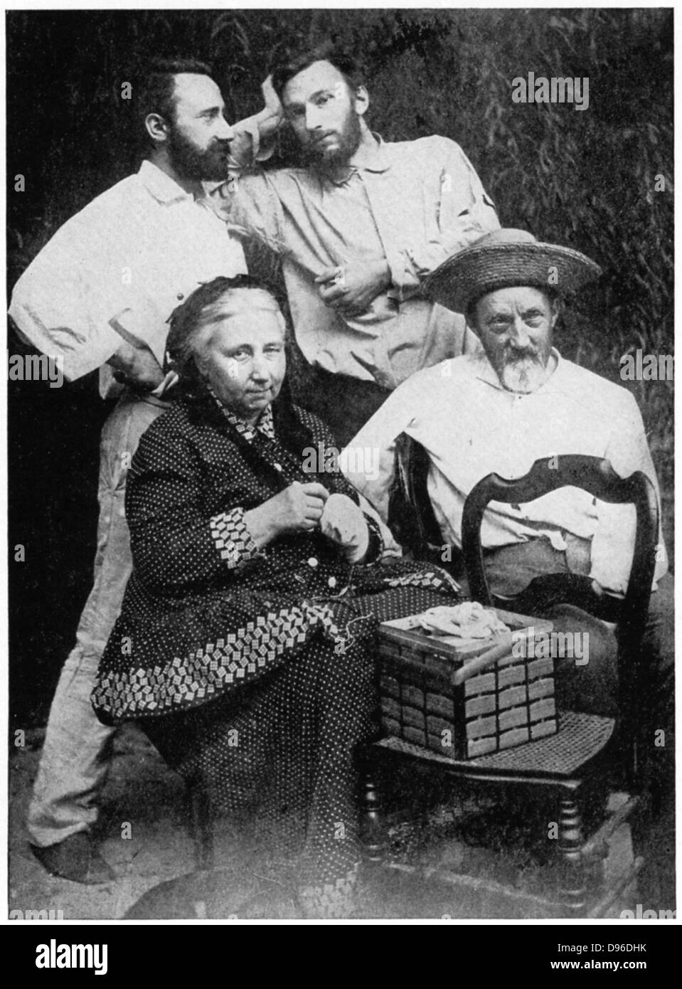 Die Curie-Familie. Links nach rechts stehend, Jacques, Pierre (1859 – 1908), französischer Chemiker, sitzende, Mme Curie und Dr. Eugene Curie Stockfoto