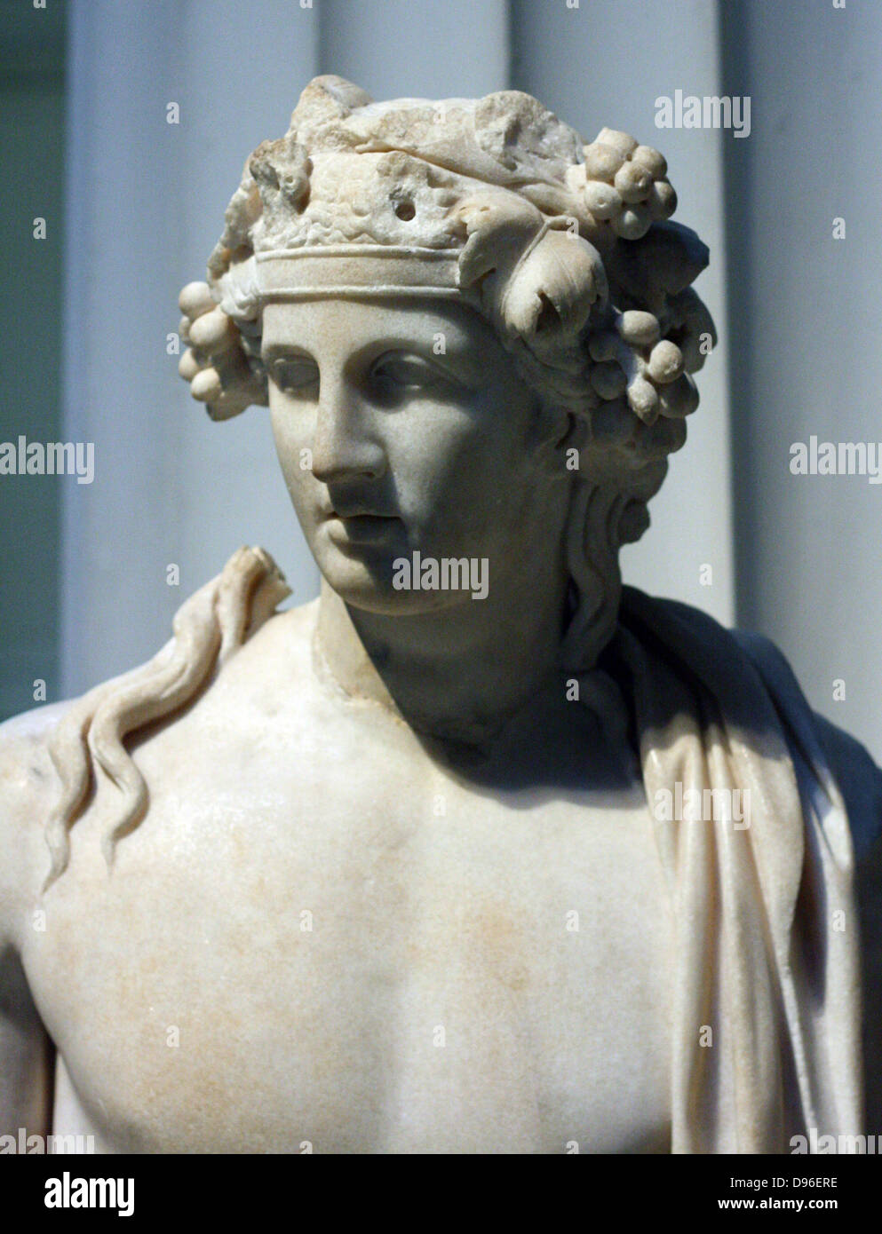 Detail aus Marmorskulptur des Dionysos, Gott des Weines. Roman, 2. Jahrhundert n. Chr. Stockfoto Detail aus Marmorskulptur des Dionysos, Gott des Weines. Roman, 2. Jahrhundert n. Chr. Stockfoto
