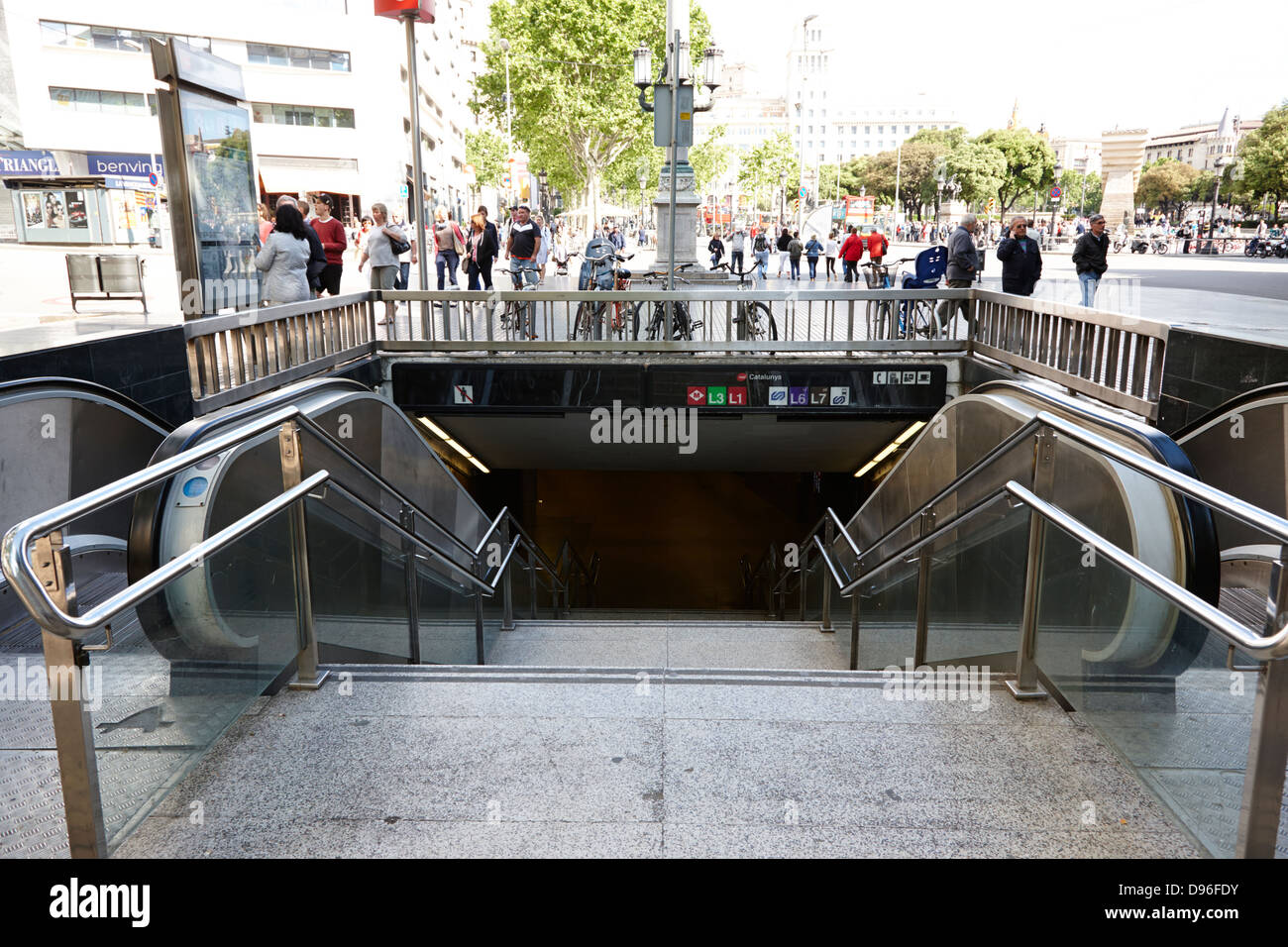 Eingang zur u-Bahn-Station Catalunya auf la Rambla Barcelona Katalonien Spanien Stockfoto