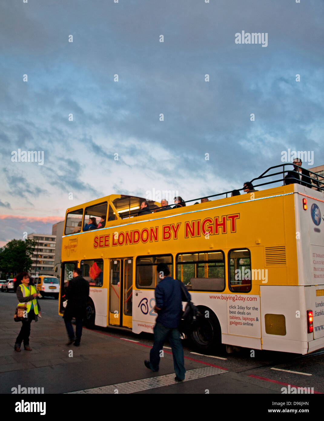 "London By Night sehen" Bustour auf Westminster Bridge Road, City of Westminster, London, England, Vereinigtes Königreich Stockfoto