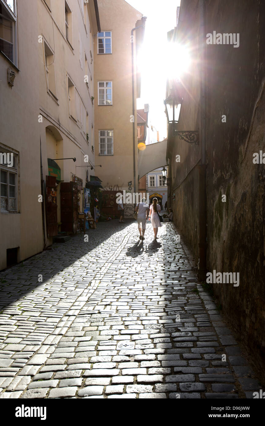 Ein paar Wandern, Sonnenuntergang in Prag, Tschechische Republik, Europa Stockfoto