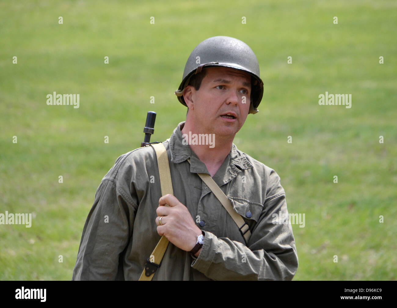 Porträt eines US-Soldaten während WWII Reenactment in Glendale, Maryland Stockfoto