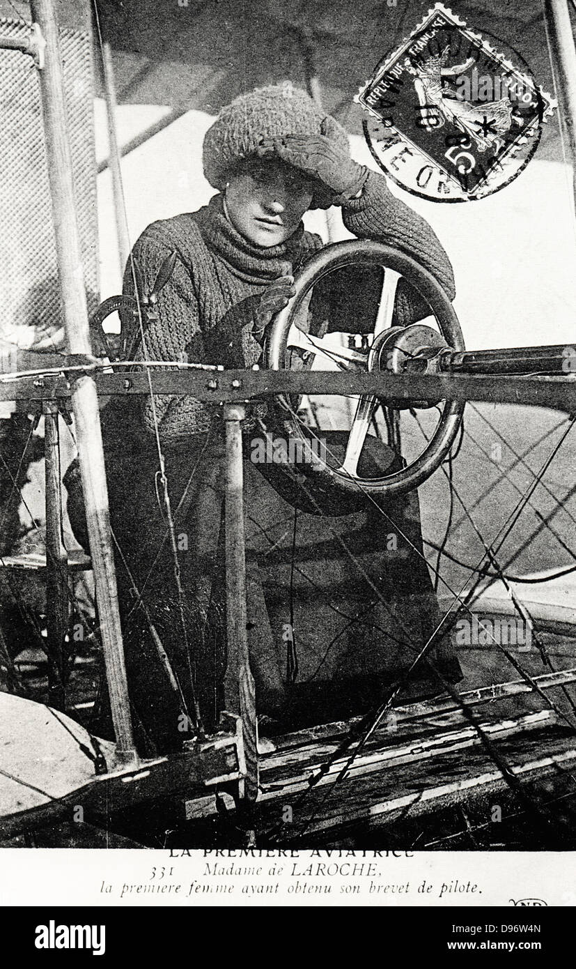 Baroness Raymonde Delaroche, erste Frau den Pilotenschein zu halten. Am 3. November 1909 flog Voisin biplane 1.000 Yards. Von Postkarte nach Foto. E-Mail Frank 1910. Stockfoto