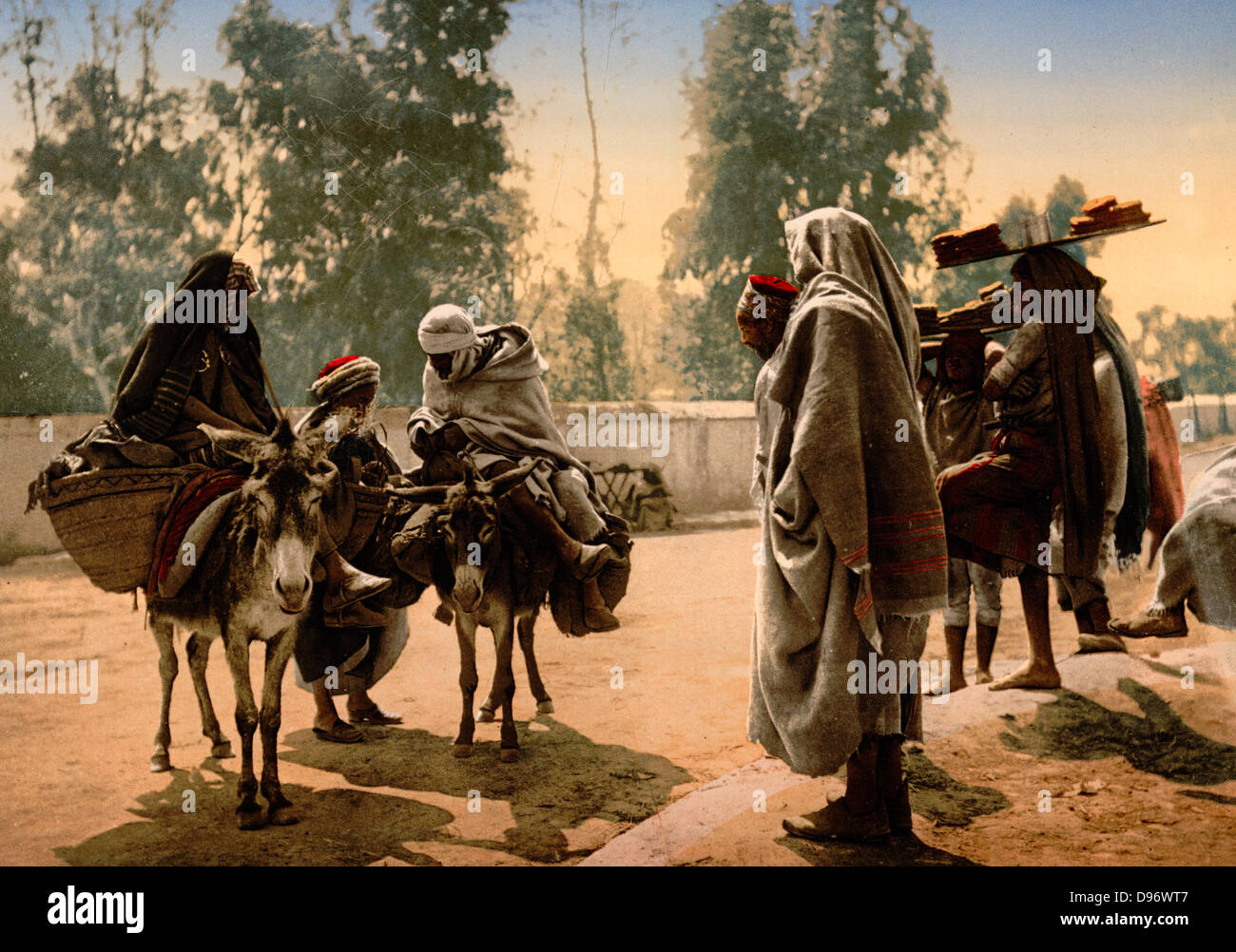 Gruppe vor Bab Aleona, Tunis, Tunesien, ca. 1899 Stockfoto