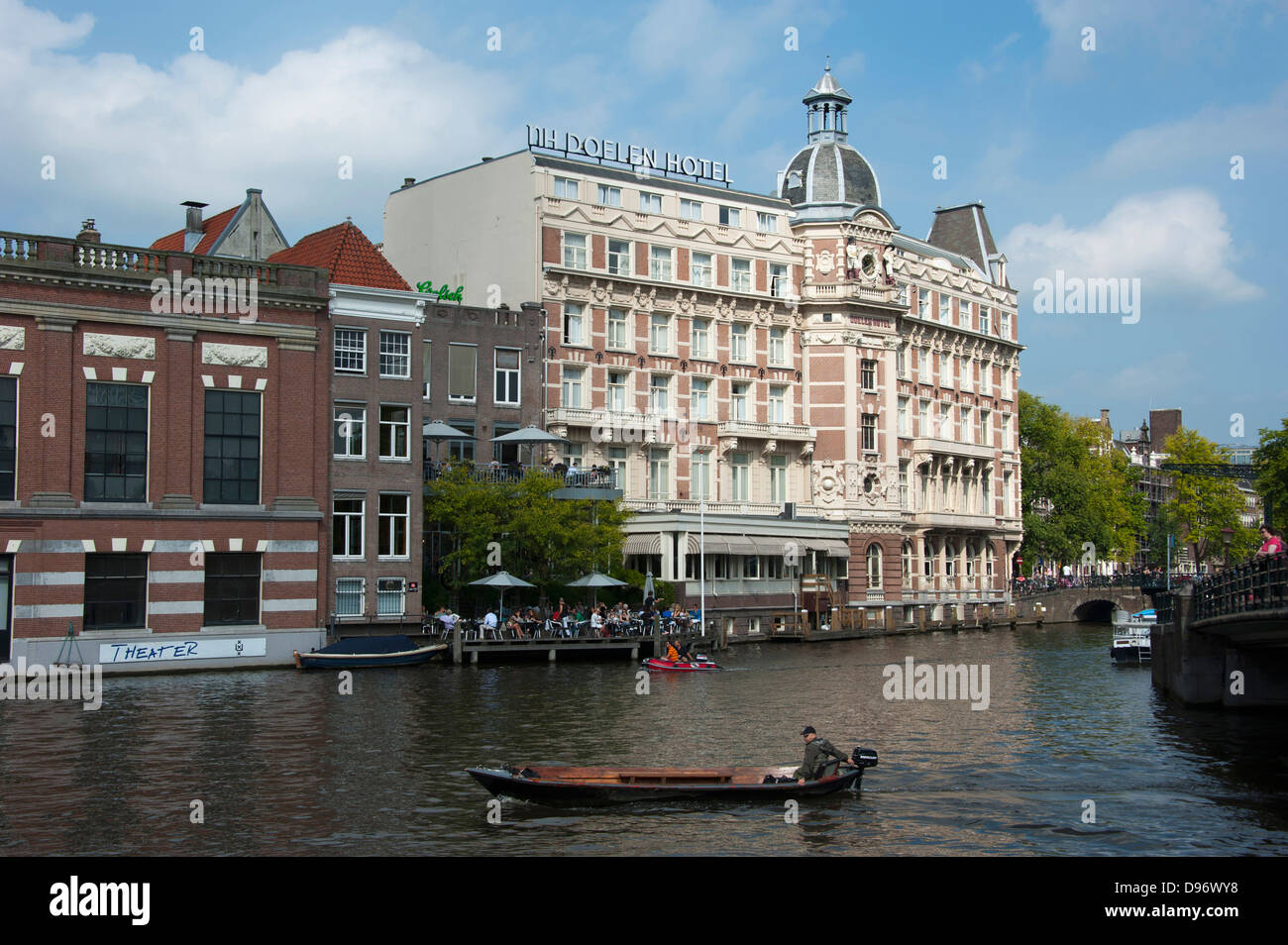 Boot, Amstel, Amsterdam, Niederlande, Europa, Hotel NH Doelen, Boot, Amstel, Amsterdam, Niederlande, Europa, Hotel NH Doelen Stockfoto