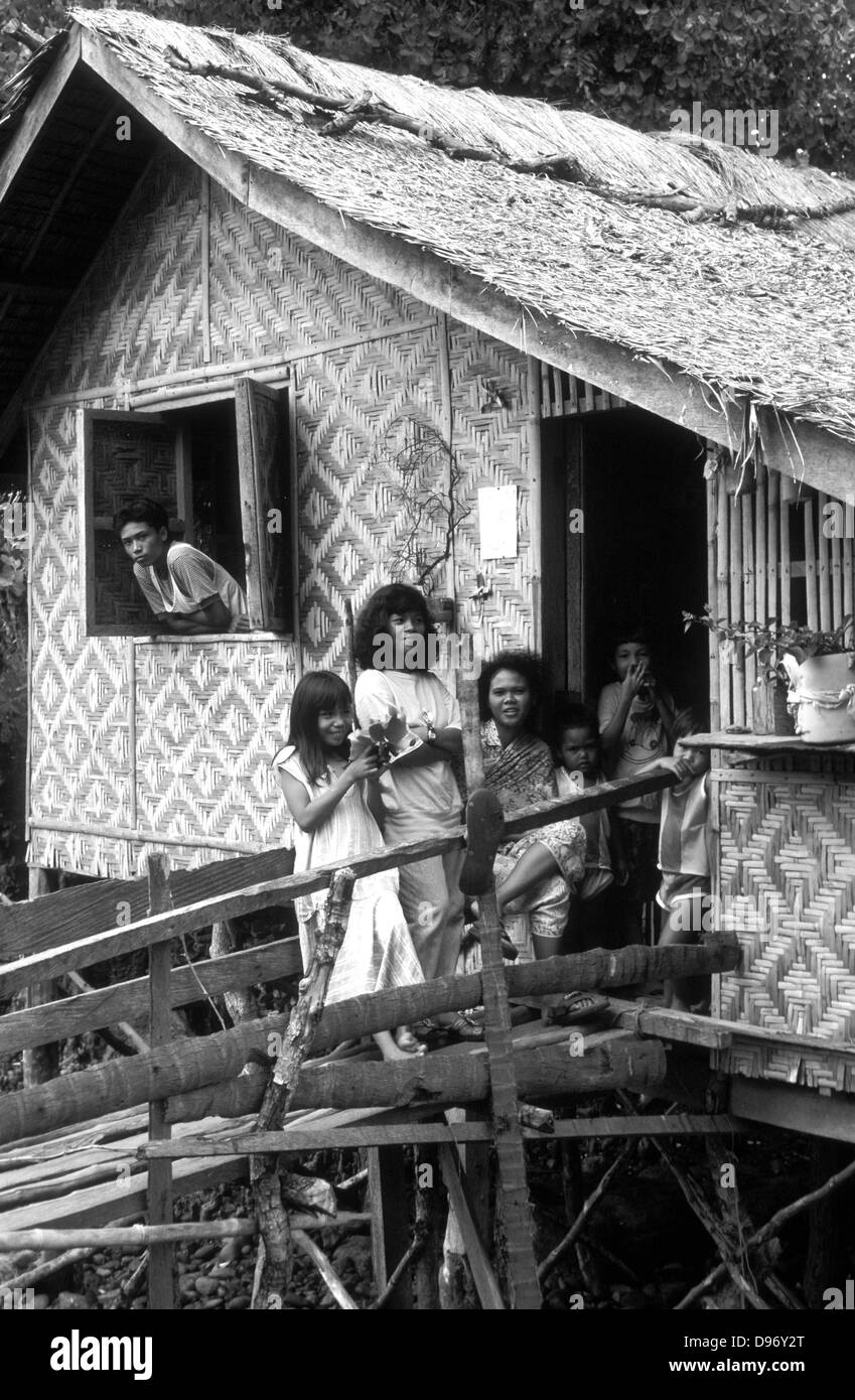 Haus und Familie in Camiguin, Philippinen Stockfoto