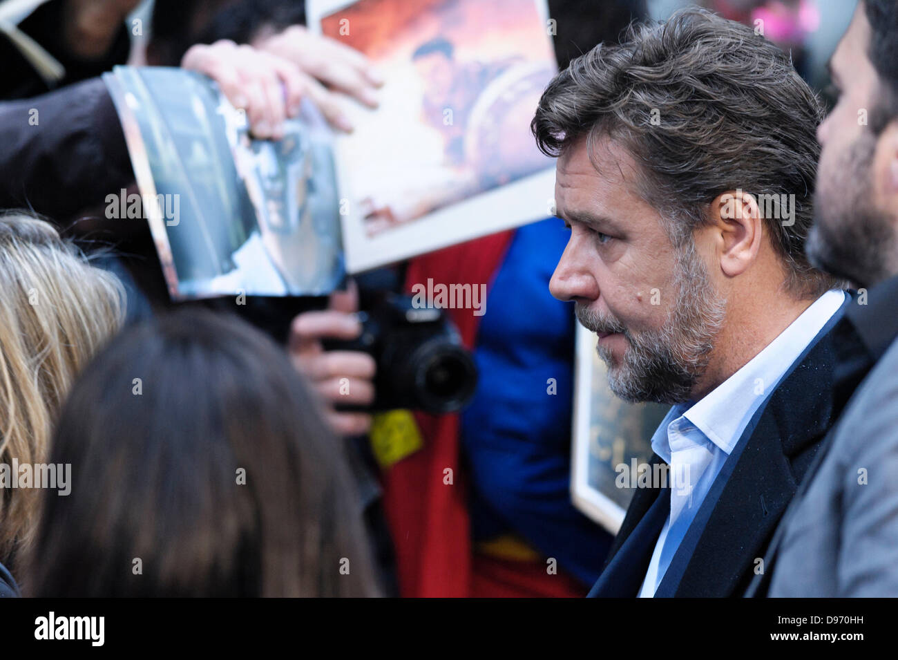 London, UK. 12. Juni 2013. Russell Crowe besucht die Europa-Premiere für den Mann aus Stahl in Empire und Odeon Leicester Square in London. Personen im Bild: Russell Crowe, Schauspieler. Bild von Julie Edwards Stockfoto