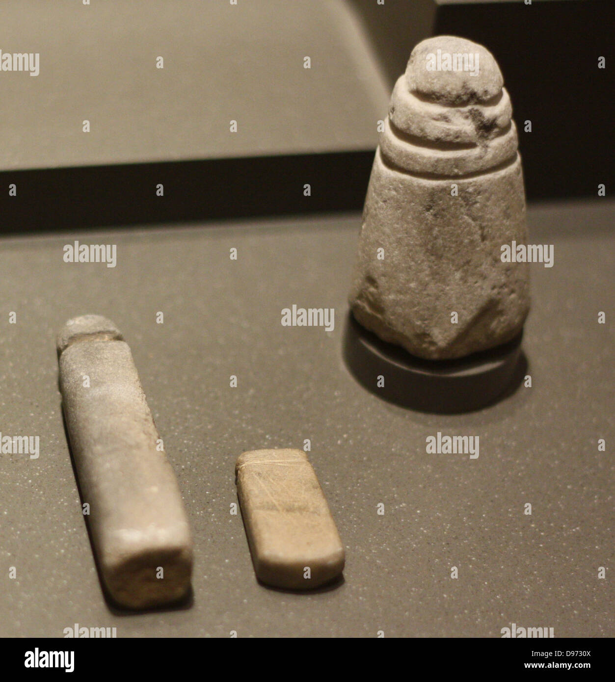 Phallische Götzen aus Stein 3000-1700 v. Chr.. Stockfoto
