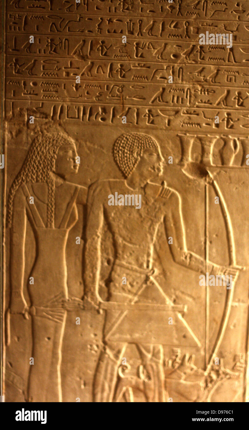 Stele von Kai, Chef der Wüste Jäger mit seinem Lieblings Hunde. 11/12 Dynastie 2000 v. Chr. Kamula Stockfoto