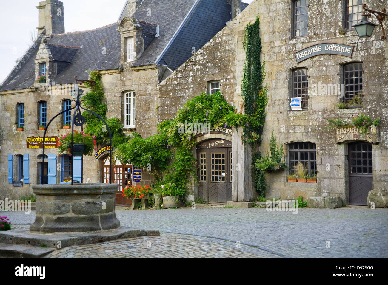 Steinhäuser. Locronan (Lokorn auf Bretonisch), Finistère Abteilung. Bretagne. Nordwesten Frankreichs. Stockfoto